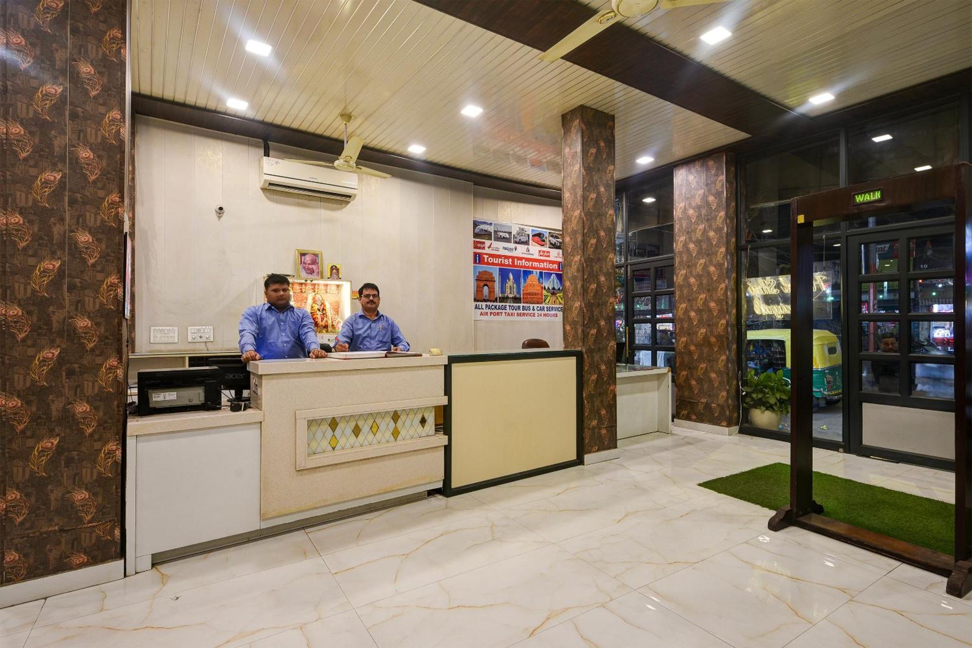 โรงแรมศรีวินายักษ์ นิวเดลี ภายนอก รูปภาพ